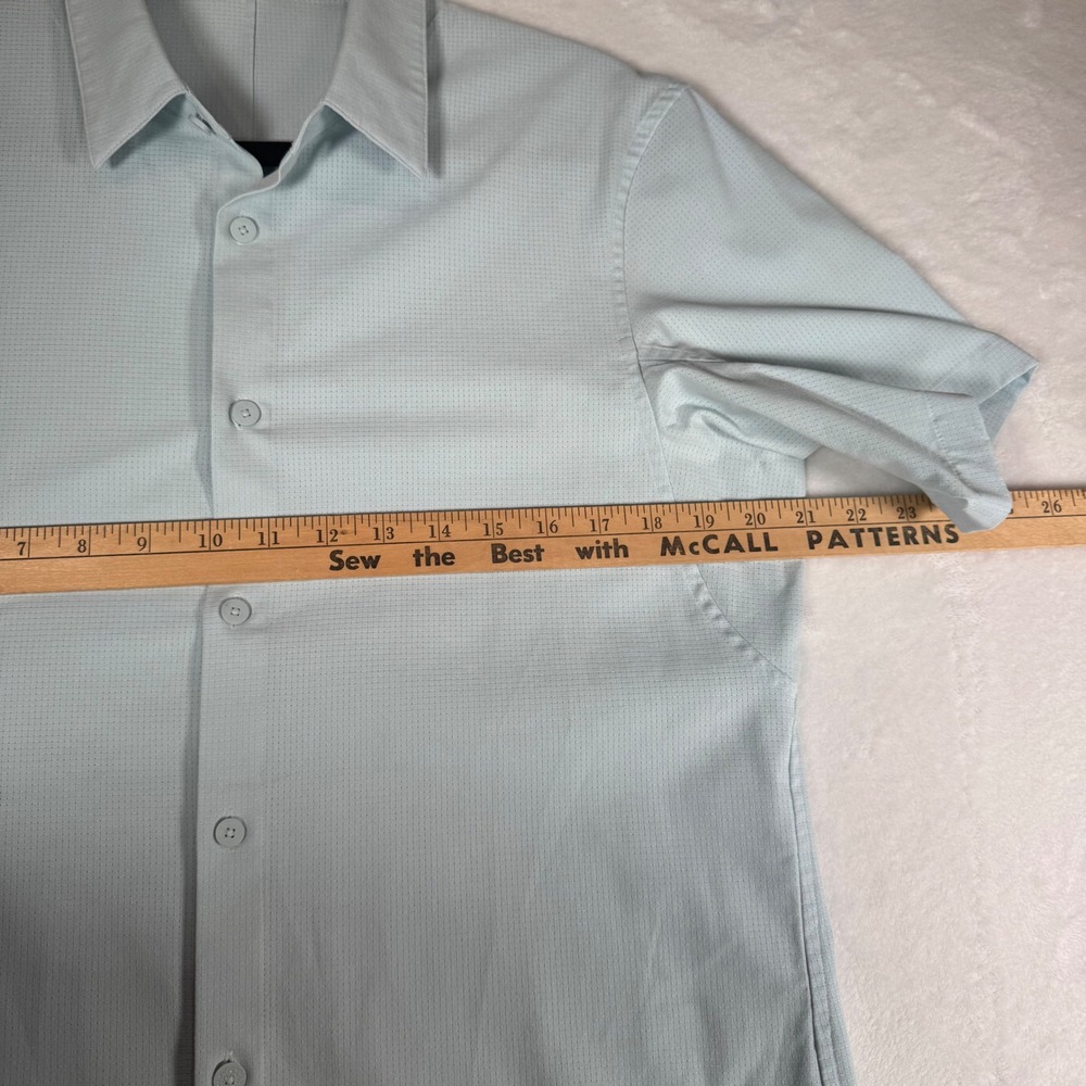 Lululemon Mens Medium Commission Short Sleeve Button Down Shirt Light Blue Grid - Picture 6 of 8